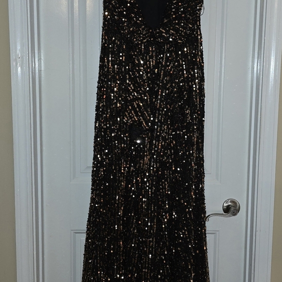 IEENA for Mac Duggal Sequin Dress - Picture 4 of 4